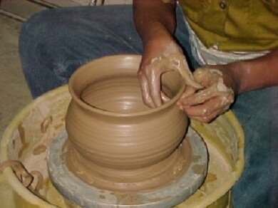 Proses Pembuatan Keramik pada Tanah Liat
